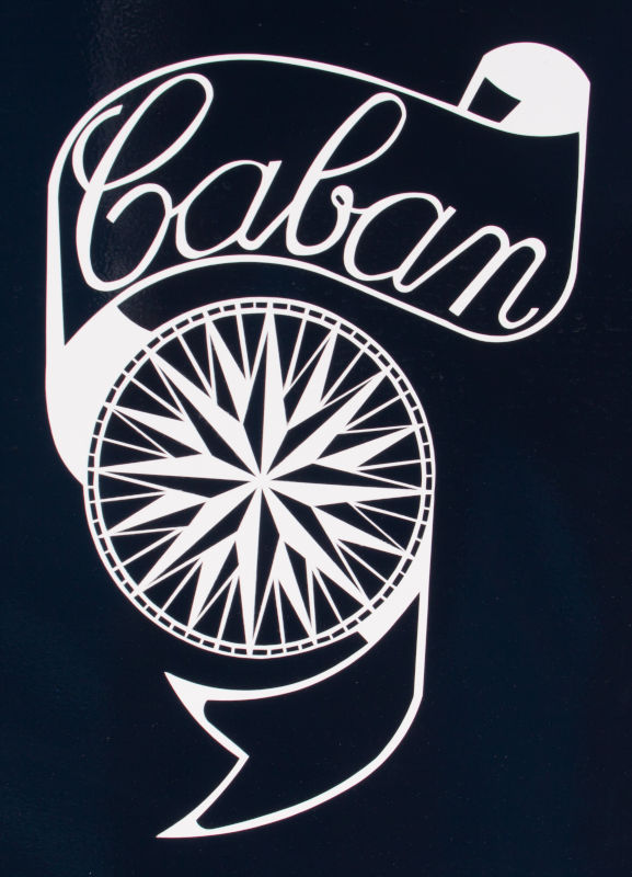 Pfingsttreffen 2014 in Wauwil, Weisses Logo der 2cv-Serie Caban auf nachtblauem Hintergrund