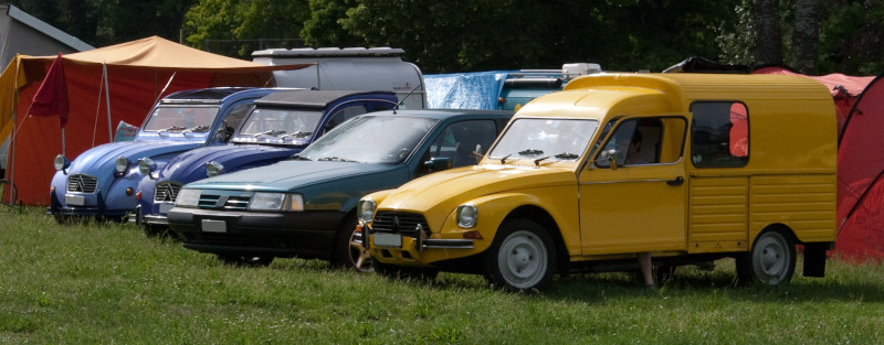 Pfingsttreffen 2007 in Brugg, Zwei Döschwo, ein Xsara und ein Acadiane