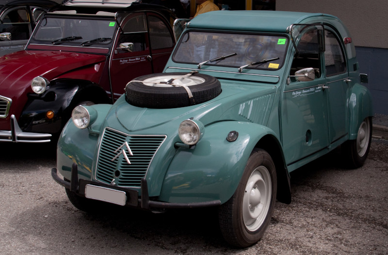 Pingsttreffen 2009 in Schwarzsee, Grün-blauer 2cv Sahara 4×4